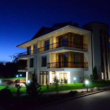 Guesthouse Green Fields Garmen Ngoại thất bức ảnh