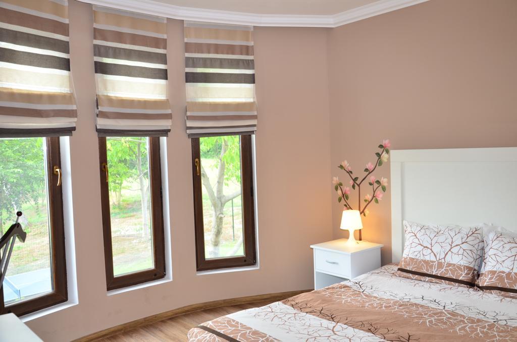 Guesthouse Green Fields Garmen Ngoại thất bức ảnh